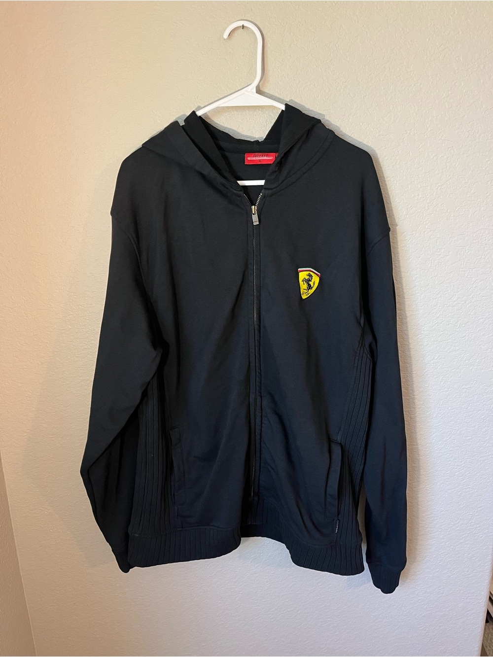Rare Ferrari Official Licensed Black Full Zip Hoodie Jacket Men’s XL F1 Racing